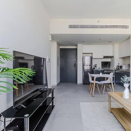 Sahab - Solo 1Br Apt In Al Jada Sharjah Exterior photo