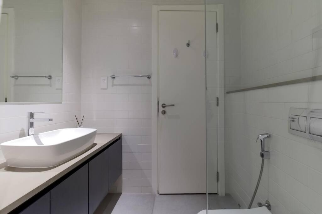 Sahab - Solo 1Br Apt In Al Jada Sharjah Exterior photo
