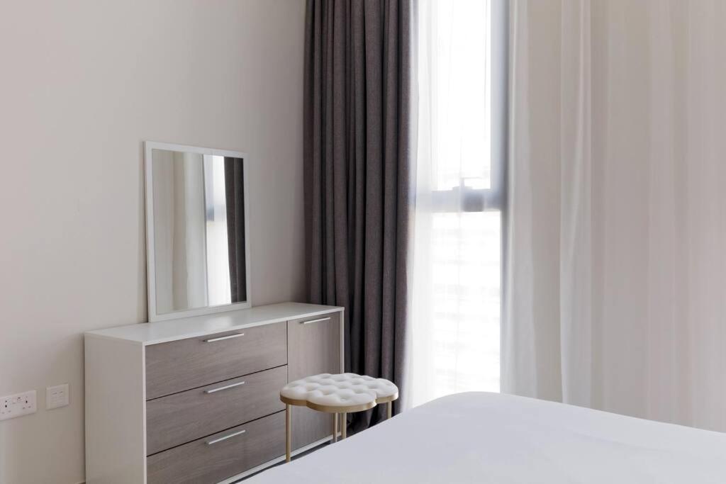 Sahab - Solo 1Br Apt In Al Jada Sharjah Exterior photo