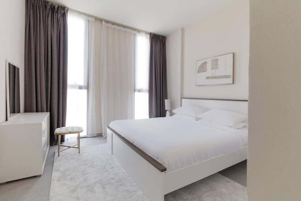 Sahab - Solo 1Br Apt In Al Jada Sharjah Exterior photo
