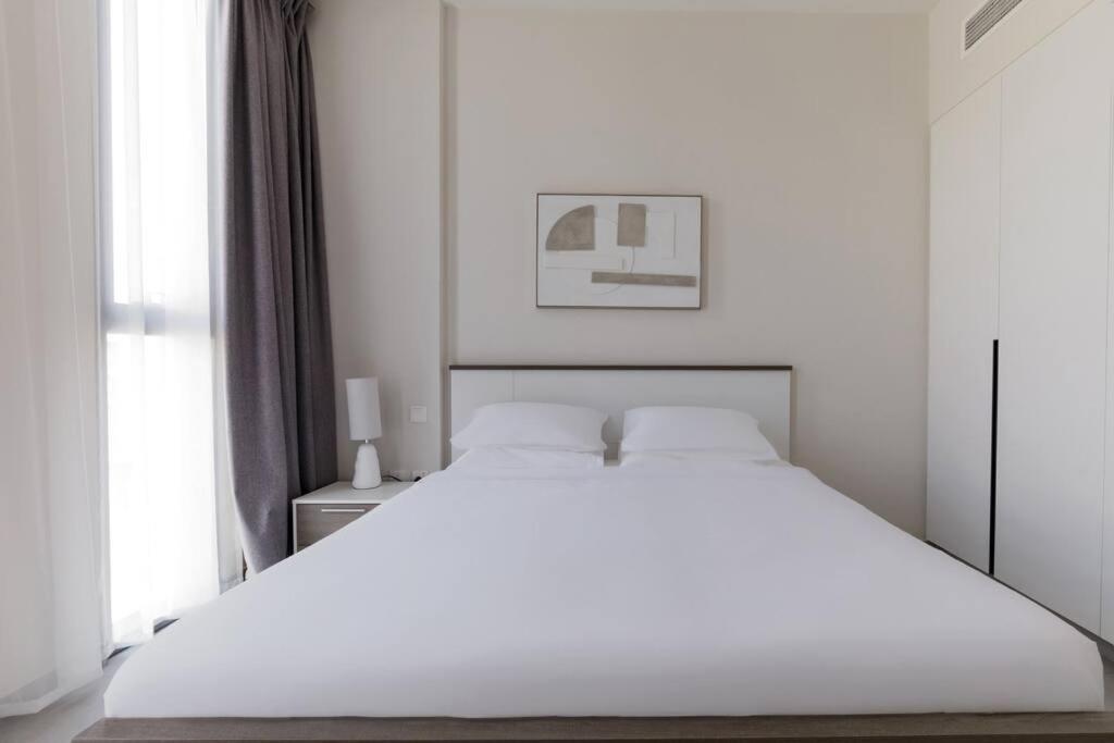 Sahab - Solo 1Br Apt In Al Jada Sharjah Exterior photo