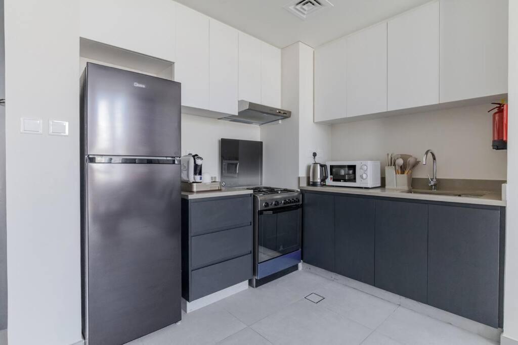 Sahab - Solo 1Br Apt In Al Jada Sharjah Exterior photo