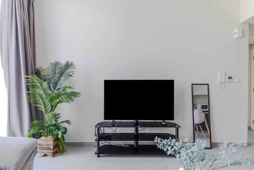 Sahab - Solo 1Br Apt In Al Jada Sharjah Exterior photo