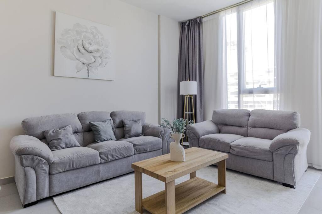 Sahab - Solo 1Br Apt In Al Jada Sharjah Exterior photo